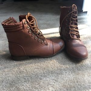 Rue 21 size Small 6/7 boots